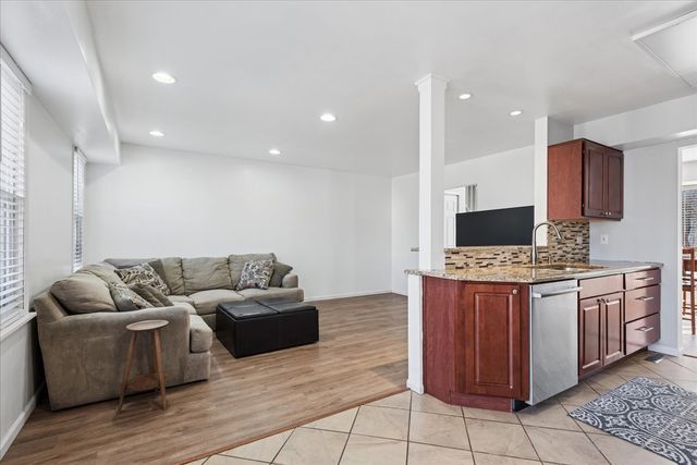 1137 Crimson Court, Naperville, IL 60564