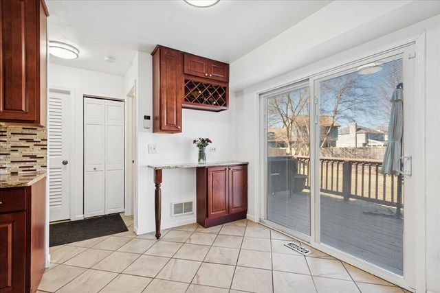 1137 Crimson Court, Naperville, IL 60564