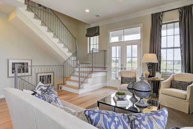 210 Morningside Park Street, Houston, TX 77024