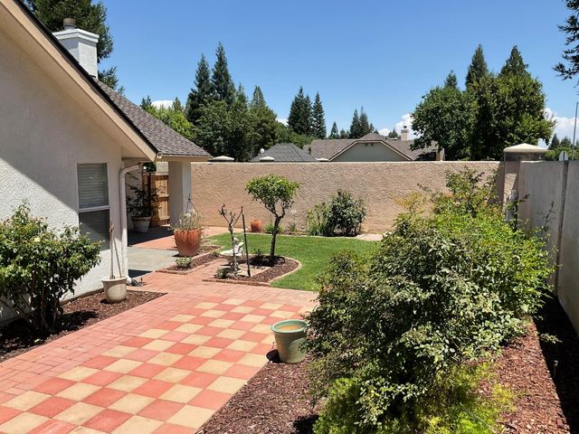2270 Dawson Cove Lane S, Clovis, CA 93611