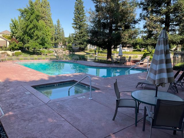 2270 Dawson Cove Lane S, Clovis, CA 93611
