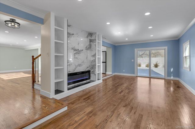 23 Catherwood Crescent, Melville, NY 11747