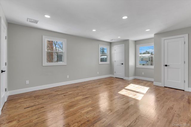 23 Catherwood Crescent, Melville, NY 11747