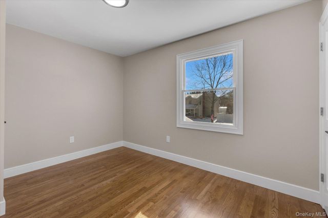 23 Catherwood Crescent, Melville, NY 11747