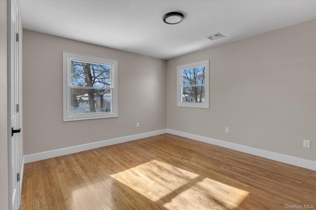 23 Catherwood Crescent, Melville, NY 11747