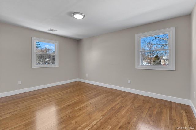 23 Catherwood Crescent, Melville, NY 11747