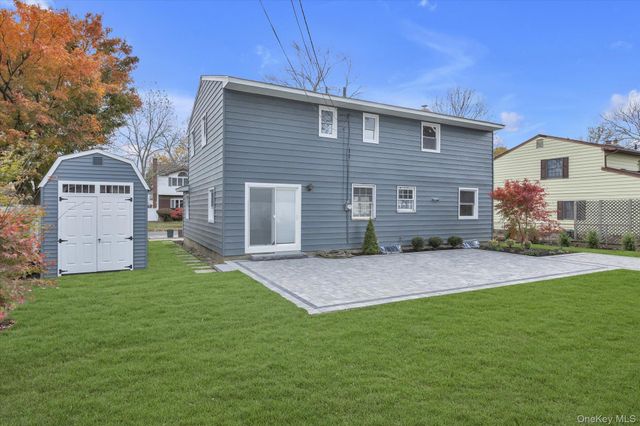 23 Catherwood Crescent, Melville, NY 11747