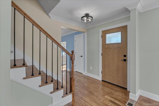 23 Catherwood Crescent, Melville, NY 11747