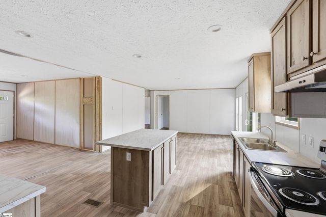 129 Ridgecrest Drive, Central, SC 29630