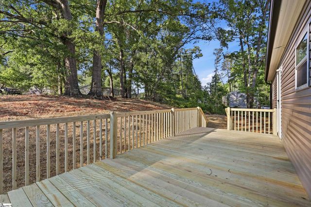 129 Ridgecrest Drive, Central, SC 29630