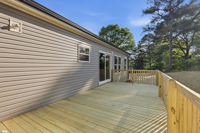 129 Ridgecrest Drive, Central, SC 29630