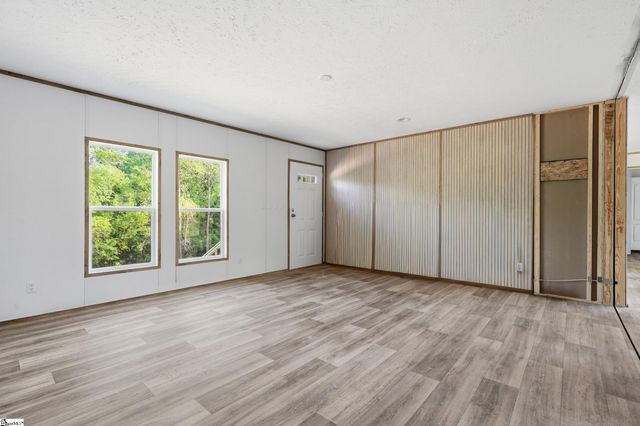 129 Ridgecrest Drive, Central, SC 29630
