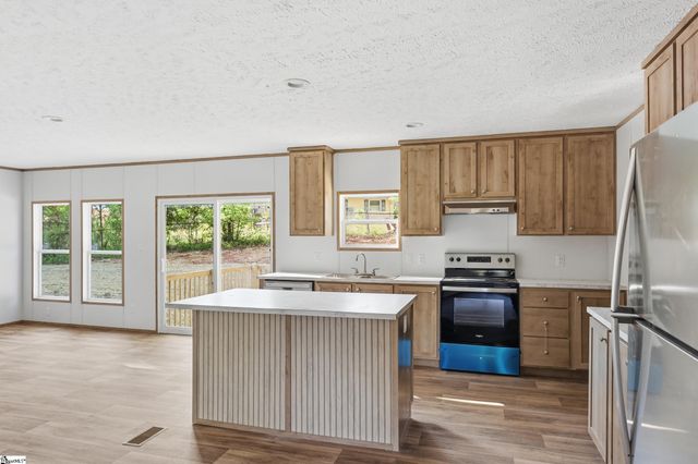 129 Ridgecrest Drive, Central, SC 29630