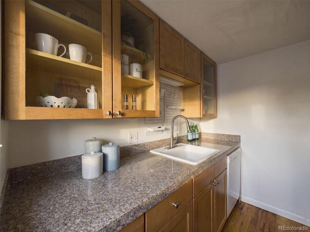 Image 15 of property listing at 830 E 11th Avenue 103, Denver, CO 80218