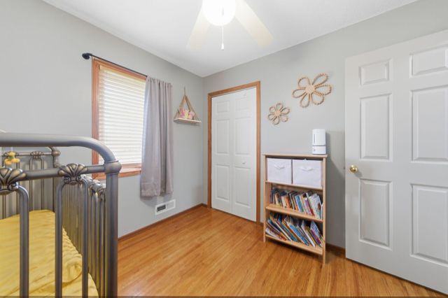 8226 Hillside Trail S, Cottage Grove, MN 55016