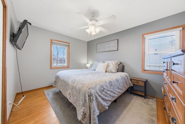 8226 Hillside Trail S, Cottage Grove, MN 55016