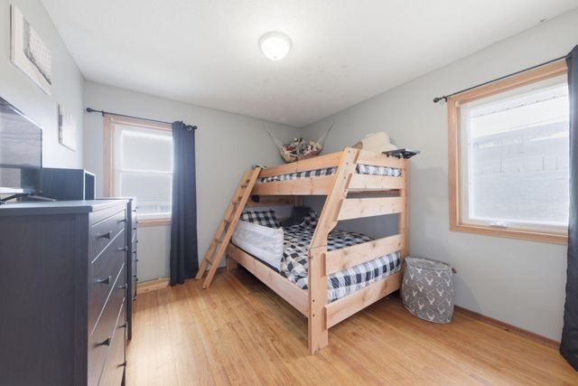 8226 Hillside Trail S, Cottage Grove, MN 55016