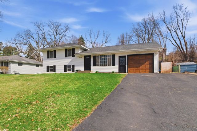 8226 Hillside Trail S, Cottage Grove, MN 55016