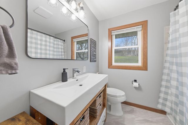 8226 Hillside Trail S, Cottage Grove, MN 55016