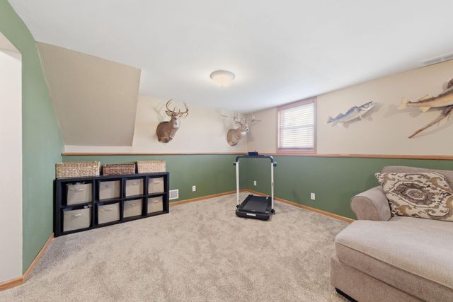 8226 Hillside Trail S, Cottage Grove, MN 55016