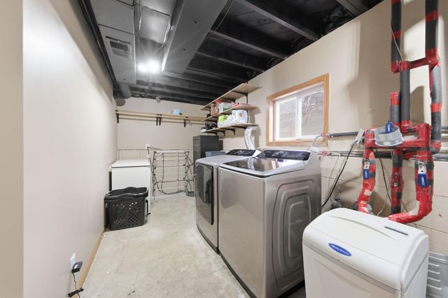 8226 Hillside Trail S, Cottage Grove, MN 55016