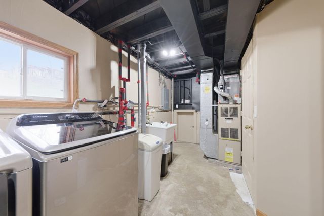 8226 Hillside Trail S, Cottage Grove, MN 55016