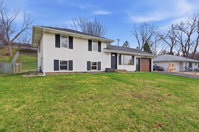 8226 Hillside Trail S, Cottage Grove, MN 55016