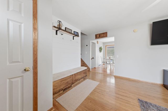 8226 Hillside Trail S, Cottage Grove, MN 55016