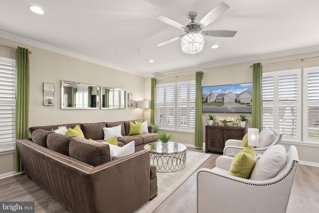 5 MONTAUK AVE, Fredericksburg, VA 22406