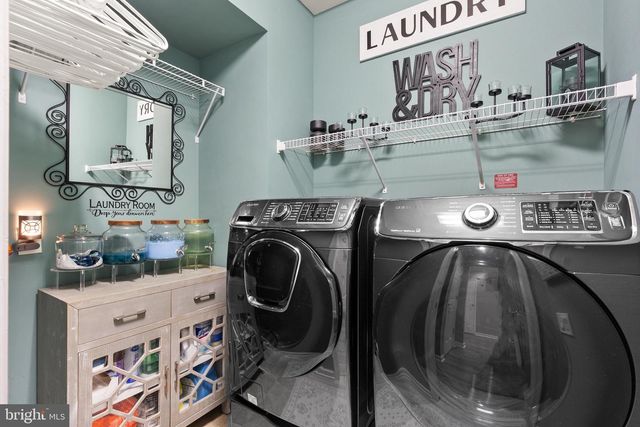 5 MONTAUK AVE, Fredericksburg, VA 22406