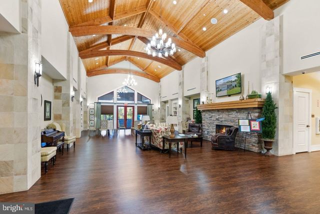 5 MONTAUK AVE, Fredericksburg, VA 22406