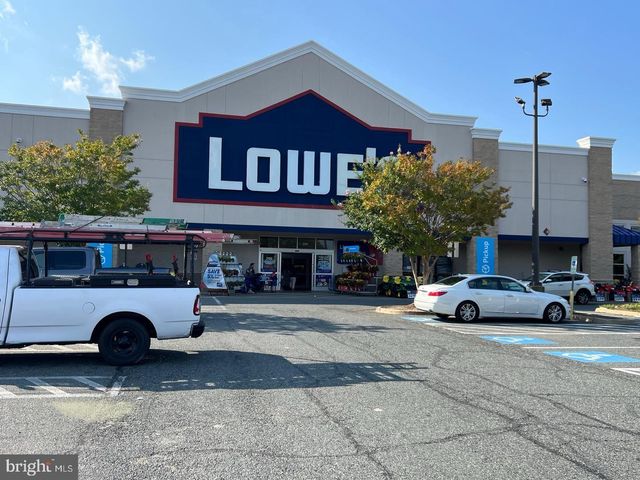 5 MONTAUK AVE, Fredericksburg, VA 22406