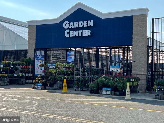 5 MONTAUK AVE, Fredericksburg, VA 22406