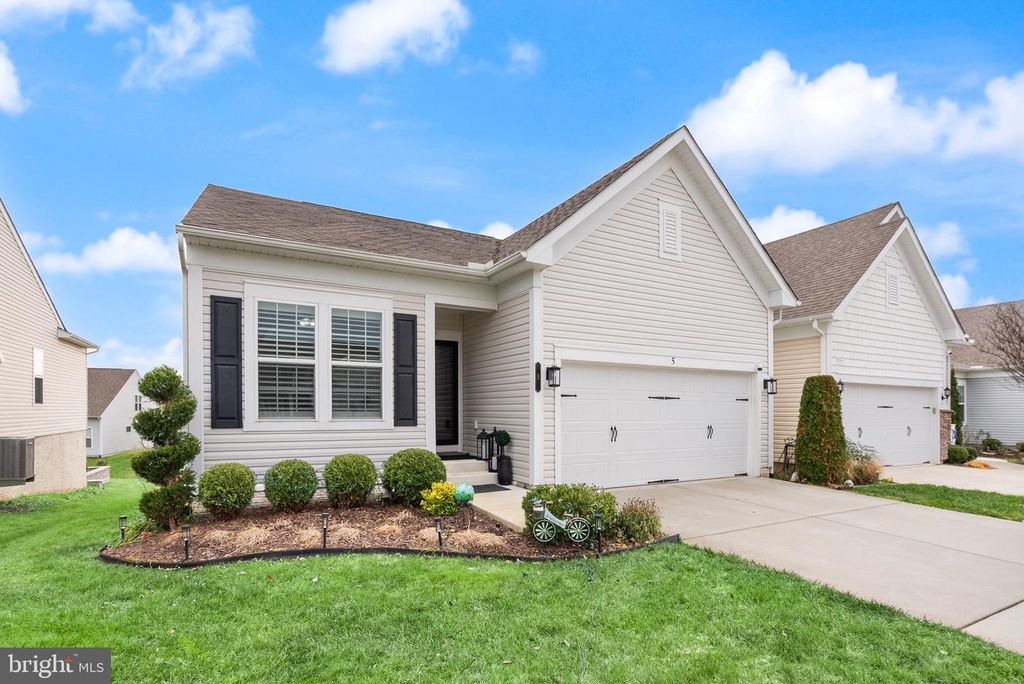 5 MONTAUK AVE, Fredericksburg, VA 22406