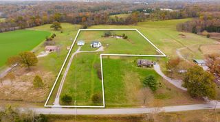 3129 W Stroudville Rd, Cedar Hill, TN 37032