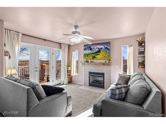 25 Tierra Casa Dr, Pueblo, CO 81005