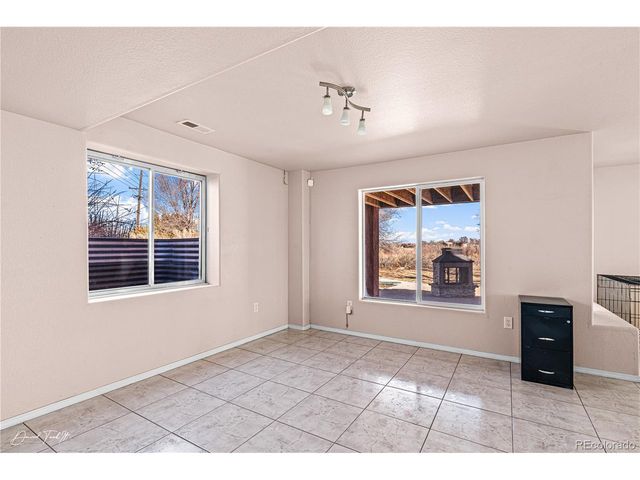 25 Tierra Casa Dr, Pueblo, CO 81005