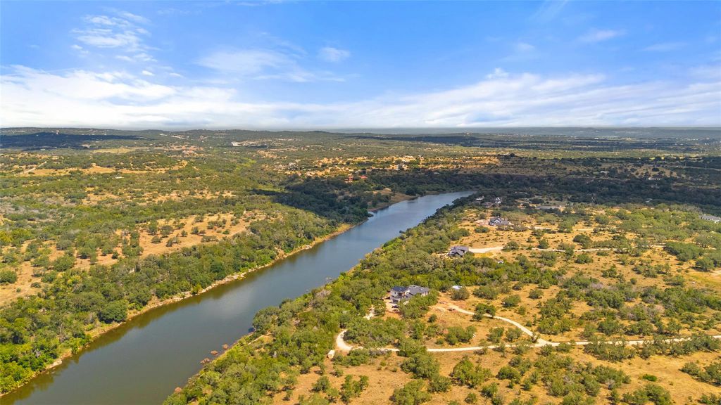 10 Pedernales Canyon TRL, Spicewood, TX 78669