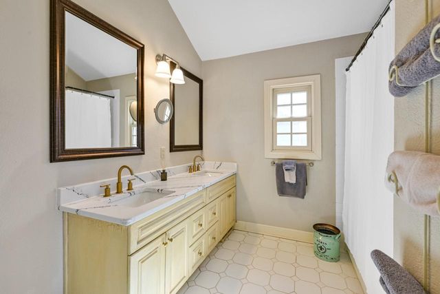 705 W Bradley ROAD, River Hills, WI 53217