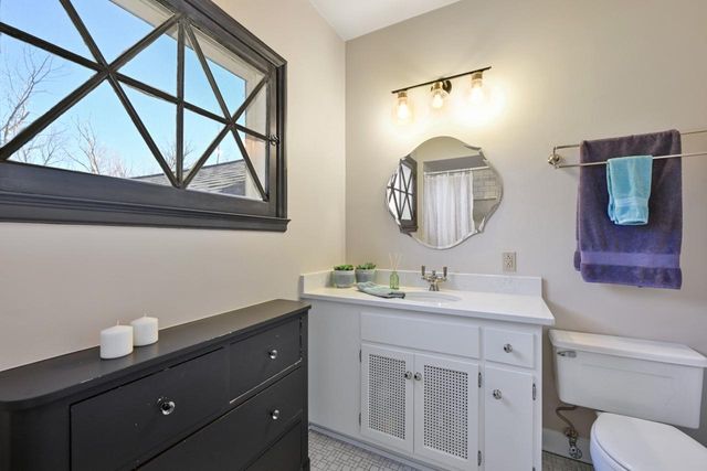 705 W Bradley ROAD, River Hills, WI 53217