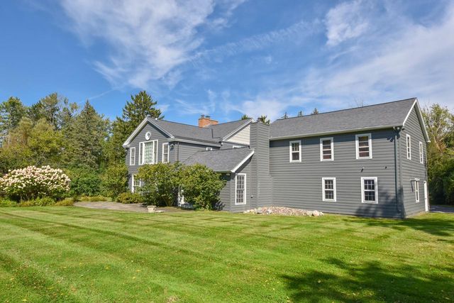 705 W Bradley ROAD, River Hills, WI 53217