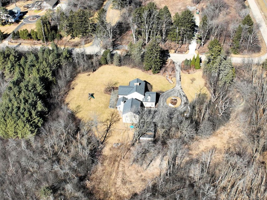 705 W Bradley ROAD, River Hills, WI 53217