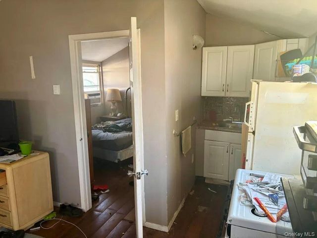 11 Tell Avenue, Deer Park, NY 11729