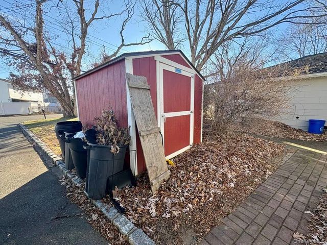 11 Tell Avenue, Deer Park, NY 11729