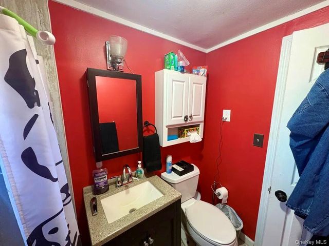 11 Tell Avenue, Deer Park, NY 11729