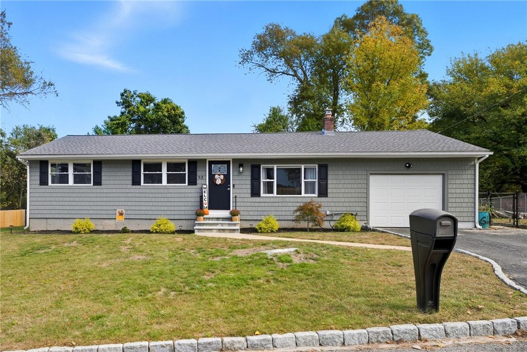 52 Glen Drive, West Warwick, RI 02893