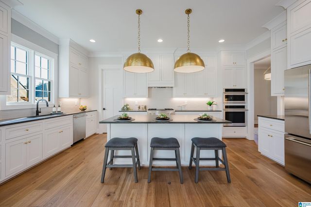 813 SOUTHBEND LANE, Vestavia Hills, AL 35216