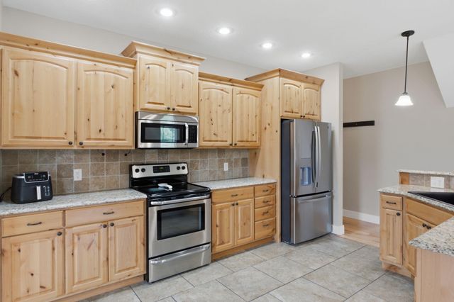 1813 N 7th Avenue, Ozark, MO 65721