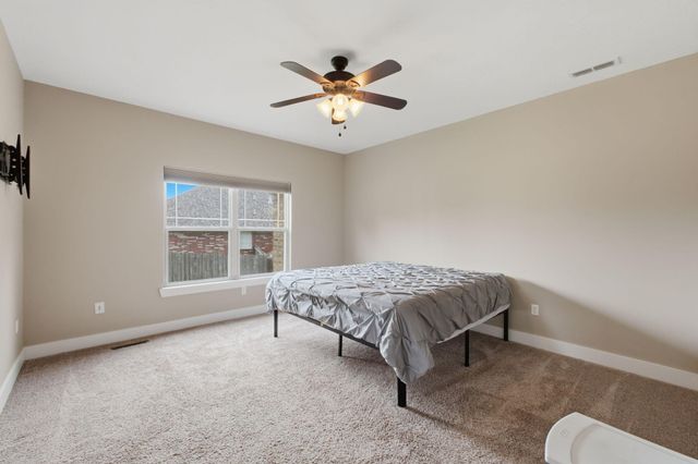 1813 N 7th Avenue, Ozark, MO 65721