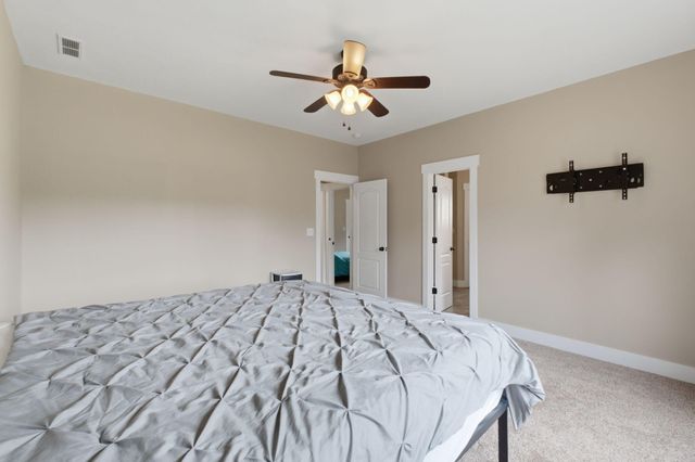 1813 N 7th Avenue, Ozark, MO 65721